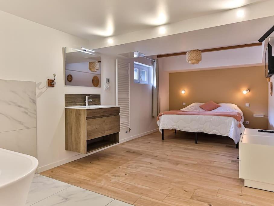 Maison Familiale La Belle Vie Jacuzzi/Sauna Saint Gilles Croix de vie Exterior foto